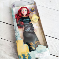 Кукла Мерида классическая Дисней с кулоном подвеской Disney Merida Classic Doll with Pendant Brave (30 см)