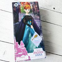 Классическая кукла Дисней Королева Анна (Холодное сердце 2) / Disney Frozen Queen Anna Classic Doll с расческой (30 см)